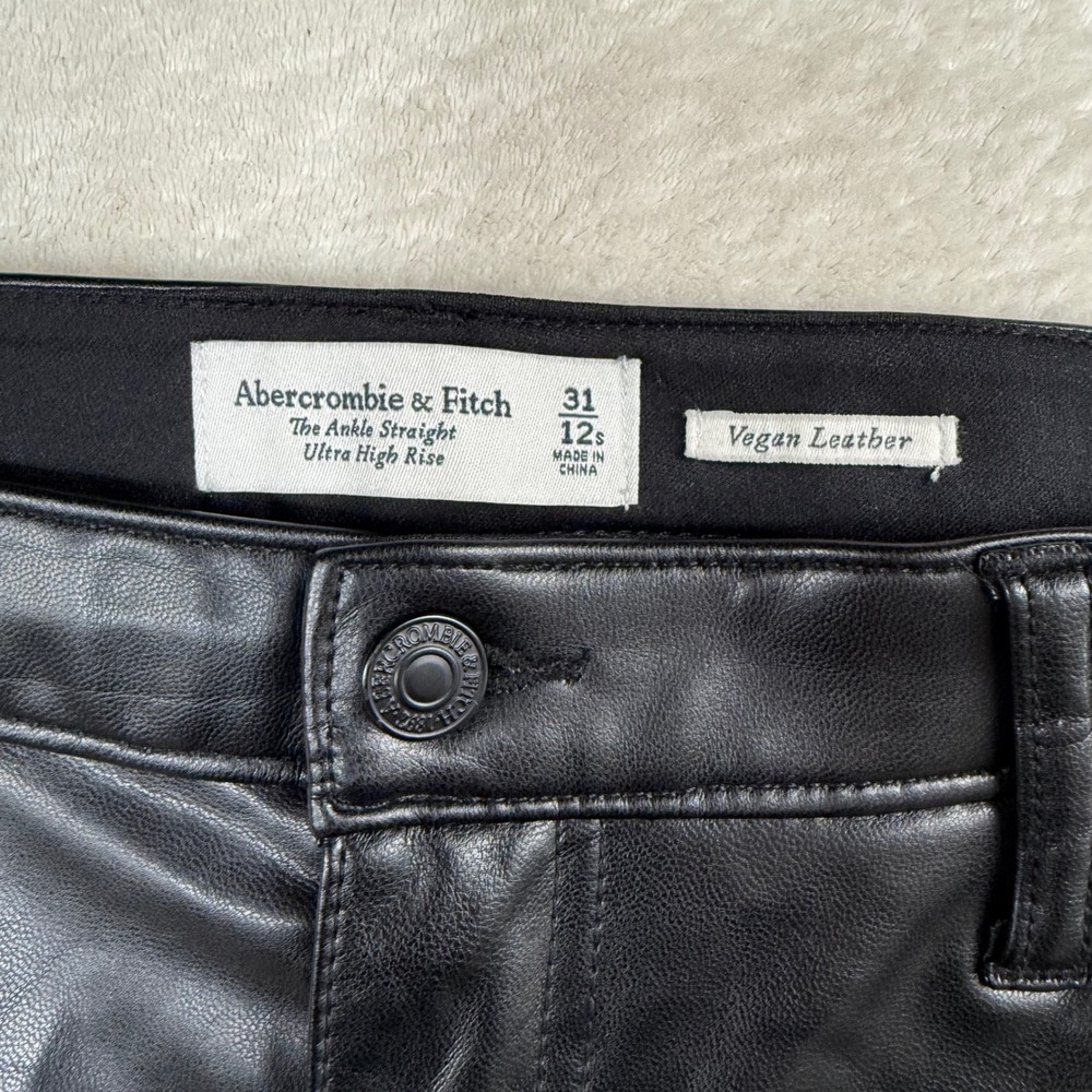 Abercrombie & Fitch Vegan Leather Ankle Straight High Rise Black Pants Size 31 - Picture 3 of 8